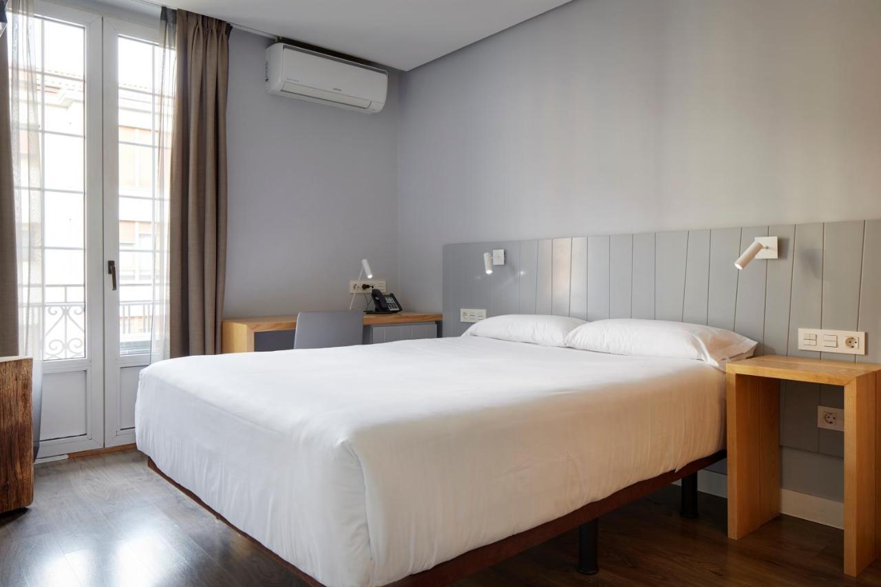 Hotel Avenida Памплона Екстер'єр фото