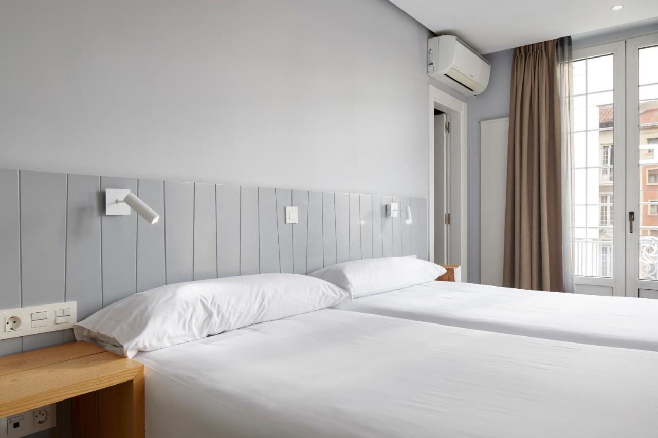 Hotel Avenida Памплона Екстер'єр фото