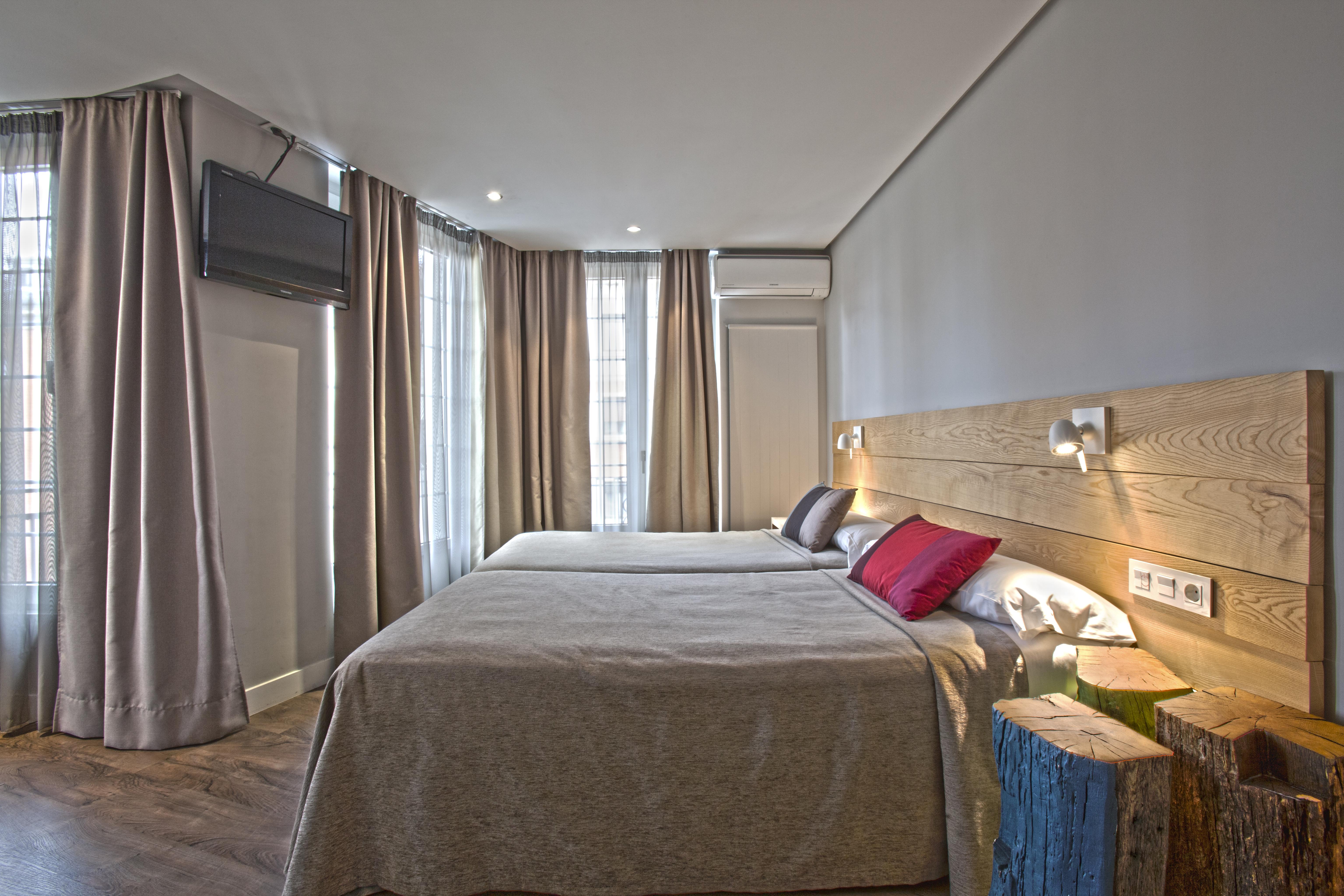 Hotel Avenida Памплона Екстер'єр фото