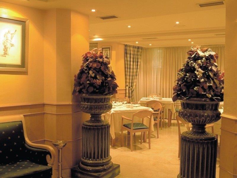 Hotel Avenida Памплона Інтер'єр фото