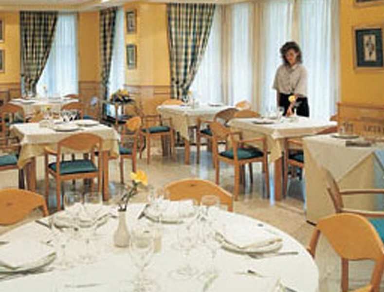Hotel Avenida Памплона Екстер'єр фото