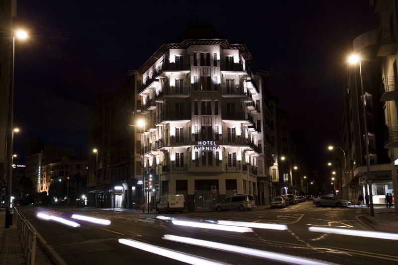 Hotel Avenida Памплона Екстер'єр фото